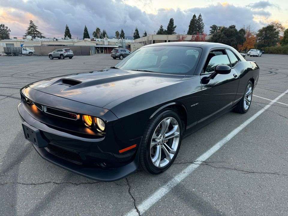 2021 Dodge Challenger LT