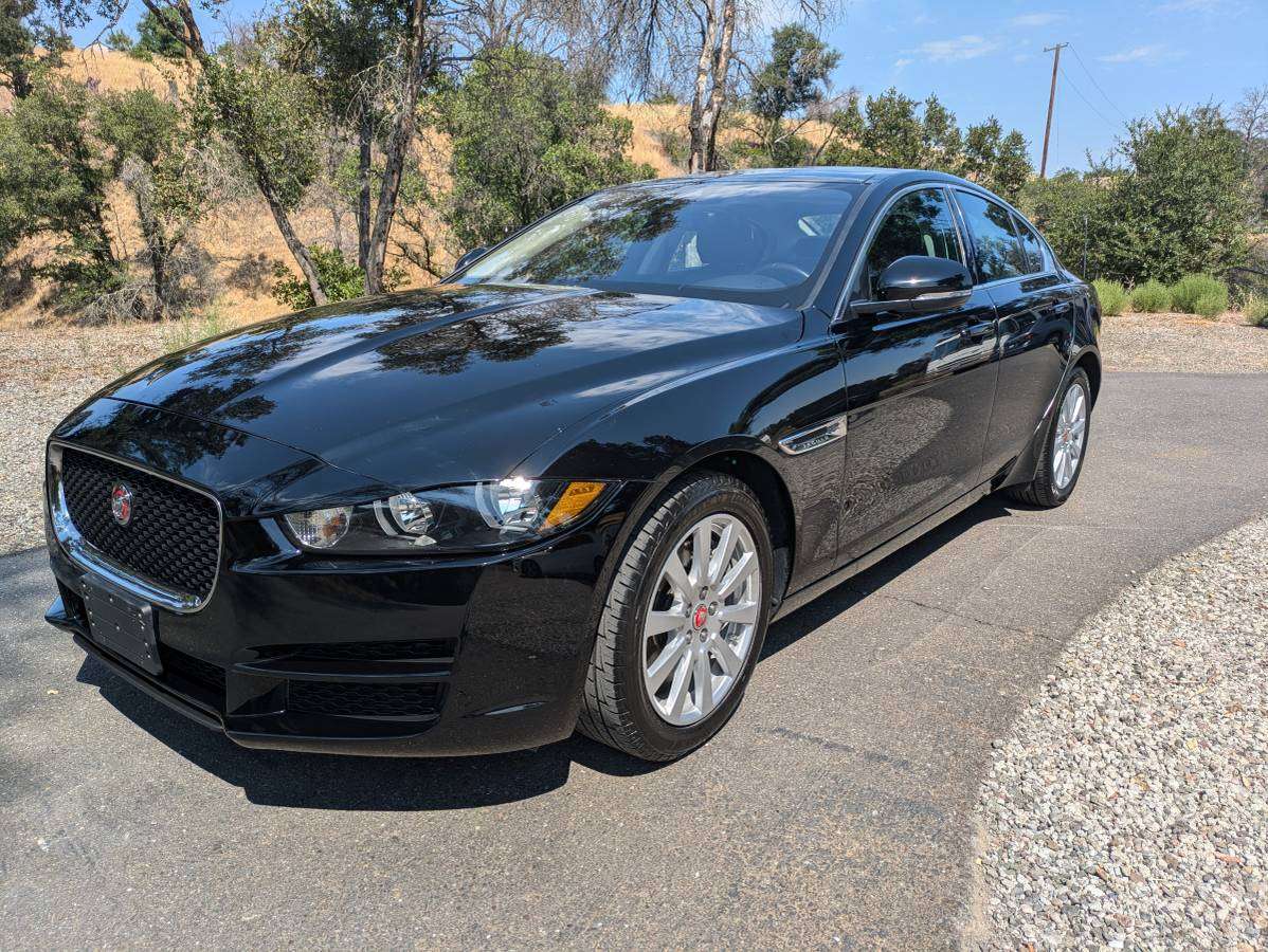 2019 JAGUAR XE 25T