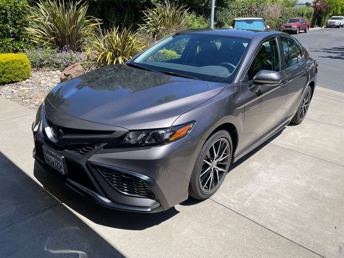 2022 Toyota Camry SE