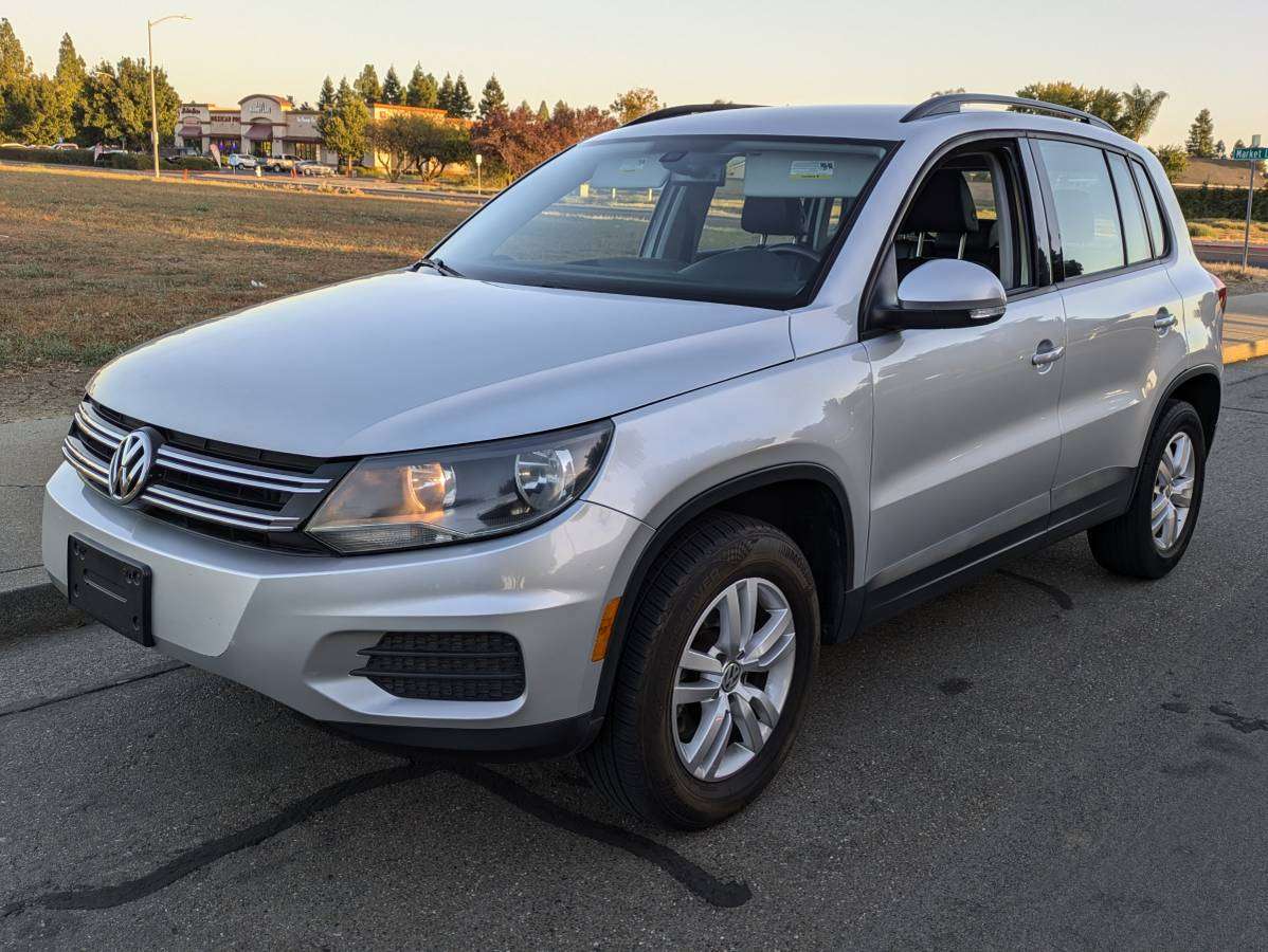 2017 VW Tiguan S