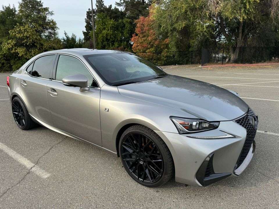 2019 Lexus IS